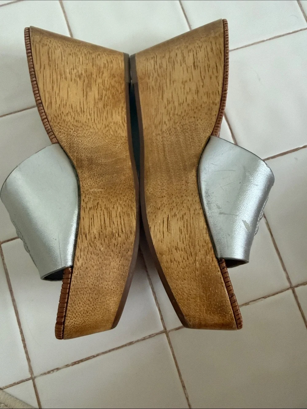 Tory Burch sz 7 sandals mules wedges metallic silver leather